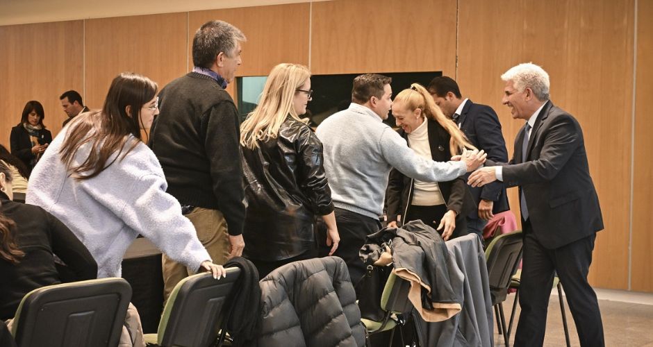 Esta tarde en Terrazas del Portezuelo, el Gobernador se reunió con más de 40 intendentes para diagramar la "gira institucional"