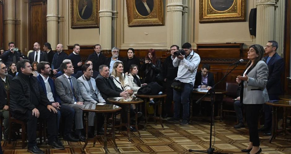 Intendentes de casi todas las capitales provinciales presentaron hoy en el Congreso un proyecto para crear un fondo destinado a subsidiar el transporte urbano