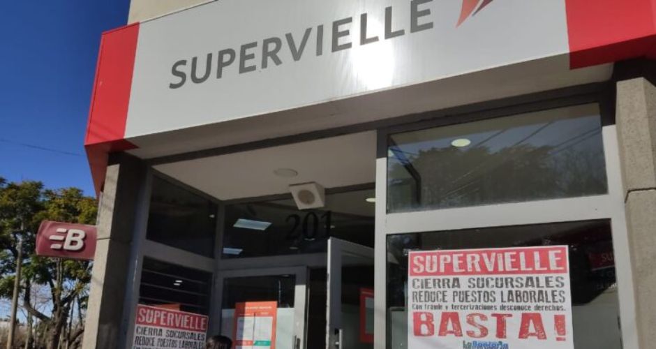 Las sucursales de Supervielle abren media hora más tarde por un plan de lucha de la Bancaria.