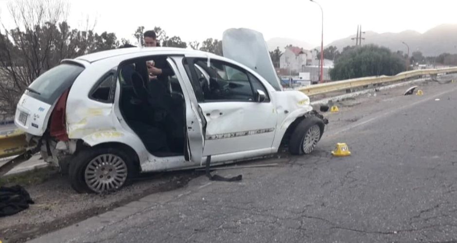 El Citroen C3 circulaba de este a oeste y todo indica que lo hacía a alta velocidad