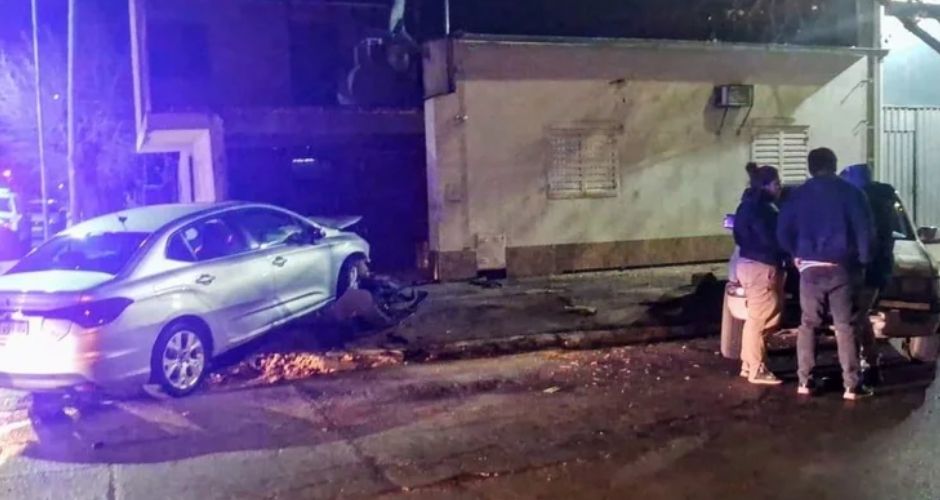 El Citroën C4 Lounge del Fiscal Rodríguez tras impactar a una camioneta
