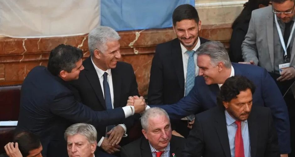 El gobernador Poggi junto a otro gobernadores en la apertura de sesiones ordinarias en el Congreso Nacional