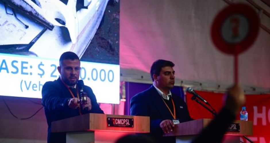 Los martilleros que participaron del remate de ayer en San Luis