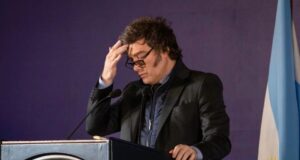 Según una encuesta nacional, habría empate técnico entre Milei y el peronismo si las elecciones fueran ahora