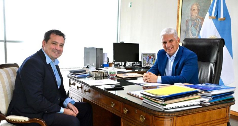 Pedro Canali junto al gobernador Claudio Poggi a principios de marzo cuando se anunció que asumía como ministro de Ciencia e Innovación.