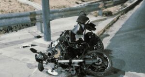Murió un motociclista de 23 años tras chocar contra un auto en la colectora norte de la ruta Ruta Nacional 147 