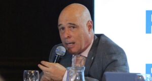 El senador Abdala solicitó a Poggi que no compute la inasistencia a los docentes que viajen a Córdoba a ver al Papa