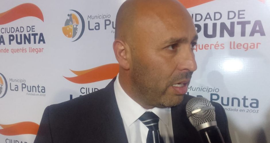 Intendente de La Punta Luciano Ayala