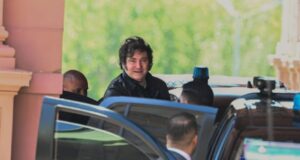 Milei celebró el triunfo de Bolsonaro con su Gabinete y confirmó un viaje a España para apoyar a la Ultraderecha